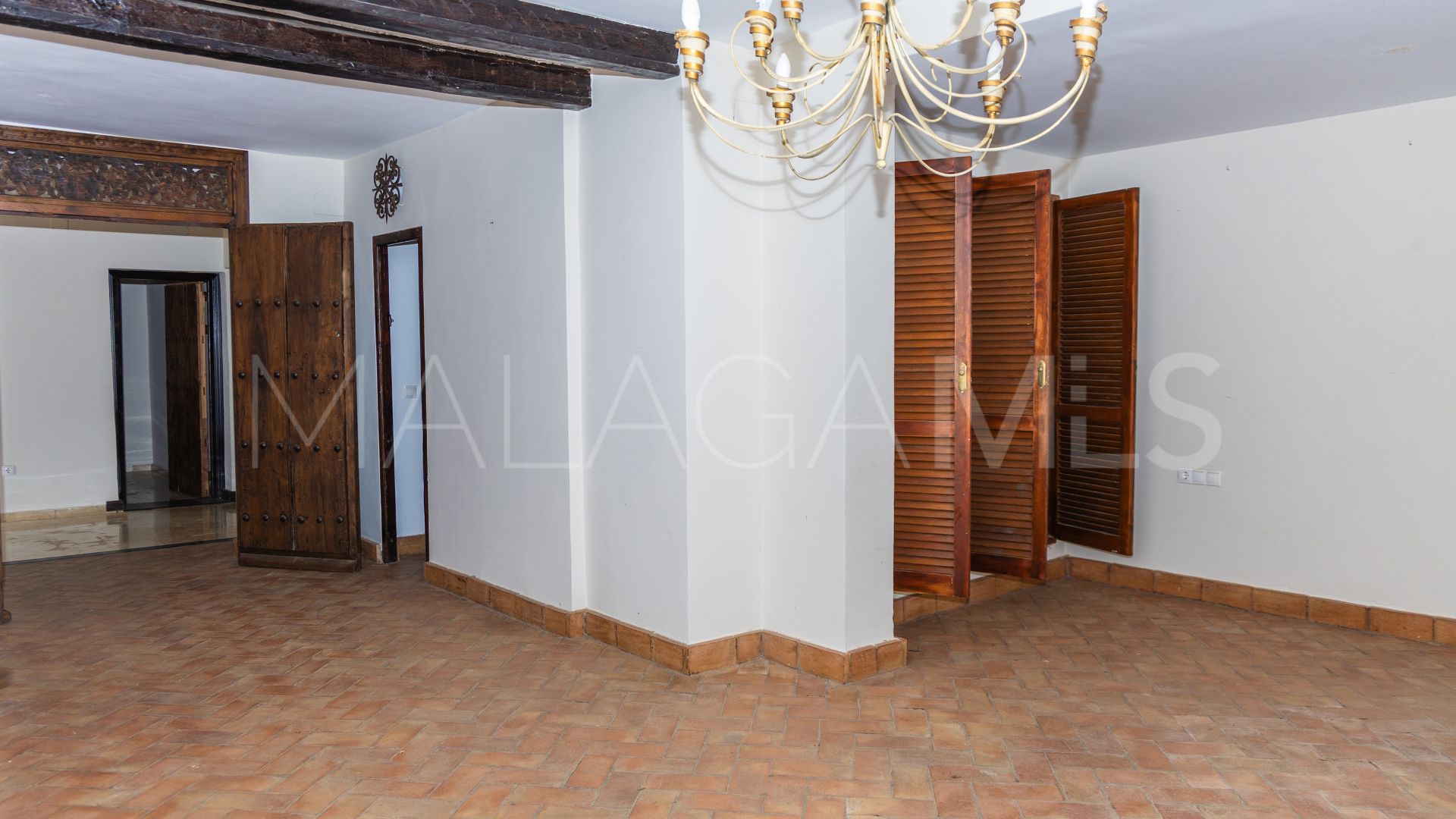 5 bedrooms villa for sale in Marbella Golden Mile