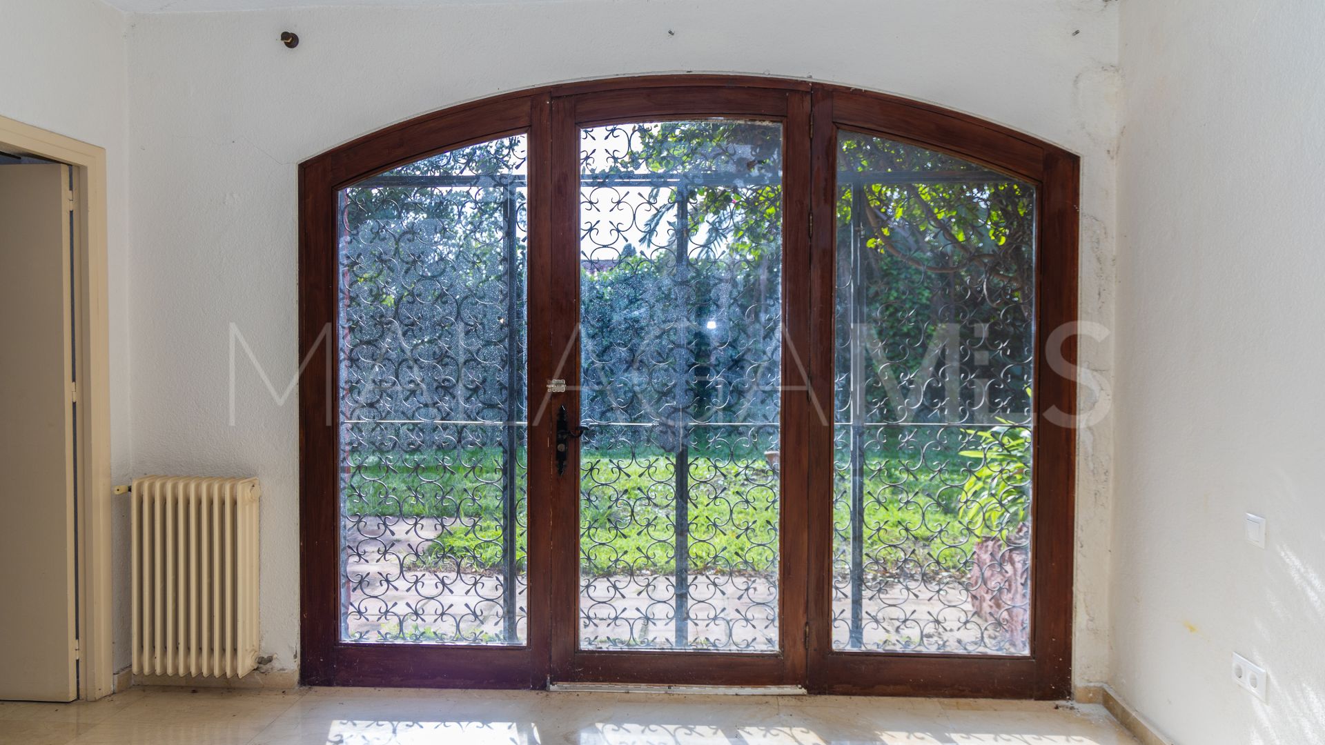 5 bedrooms villa for sale in Marbella Golden Mile