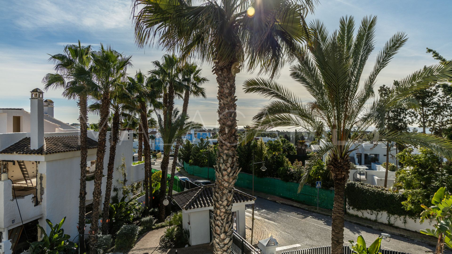 Duplex penthouse for sale in El Paraiso with 3 bedrooms