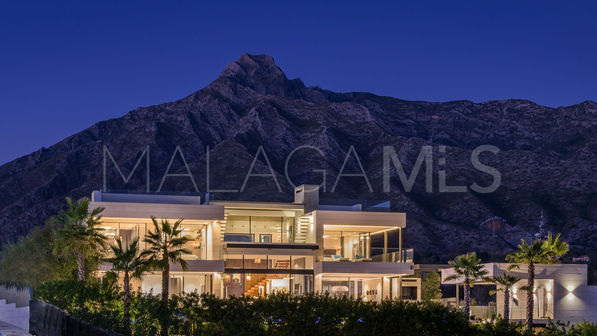 Villa for sale in Lomas del Virrey