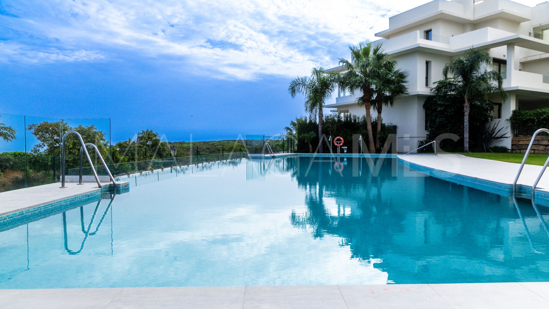 Villa jumelée for sale in Finca Cortesin