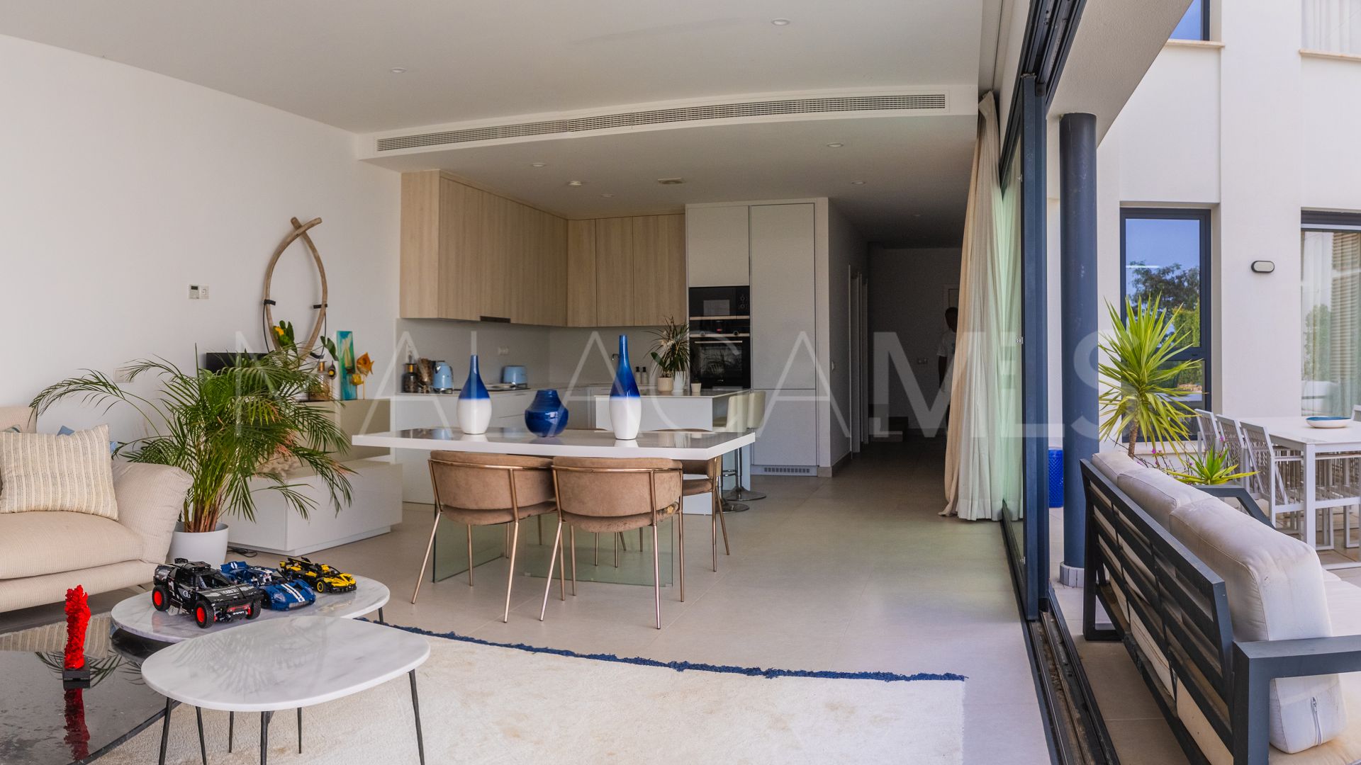 Villa jumelée for sale in Finca Cortesin