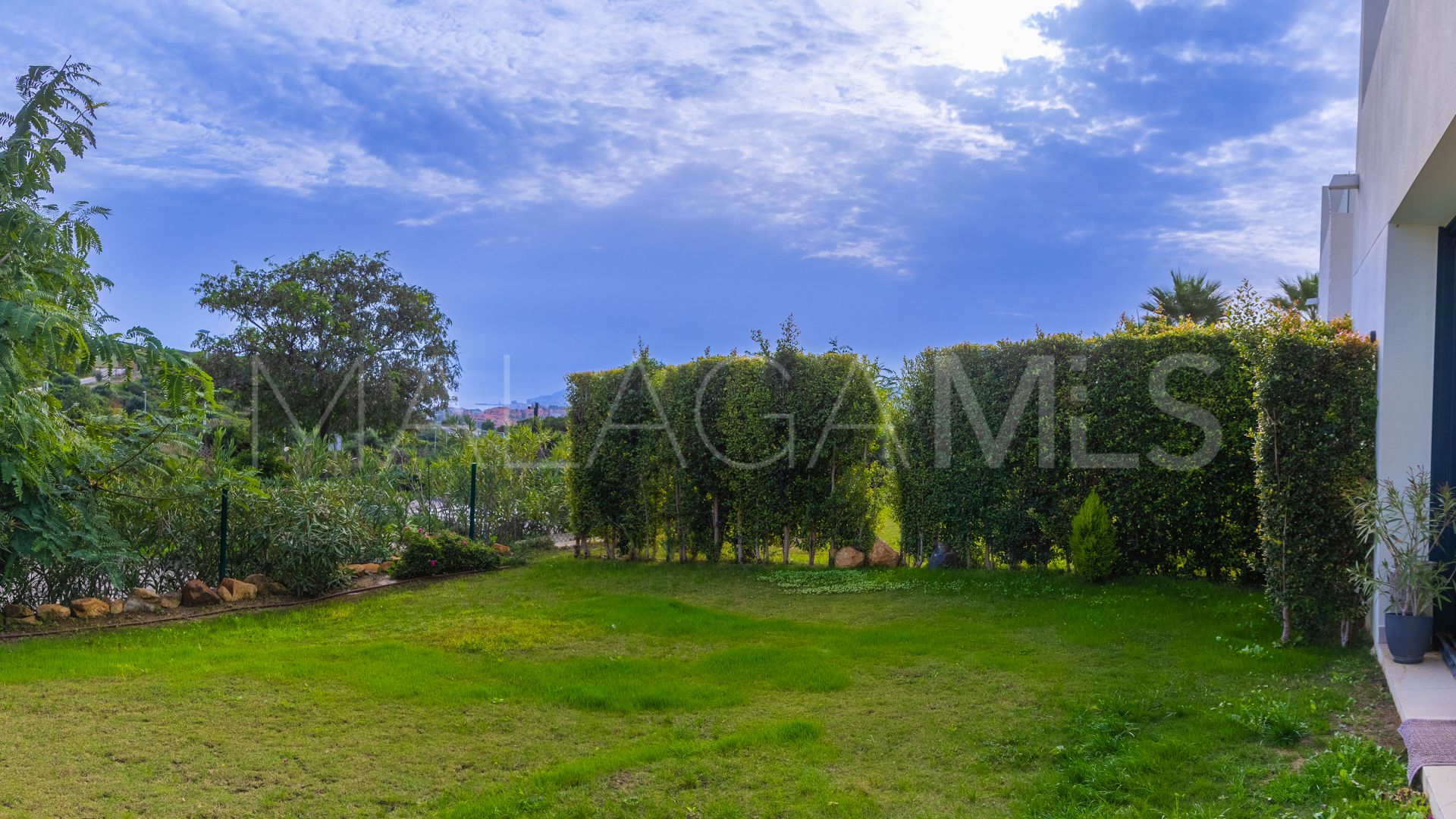 Villa jumelée for sale in Finca Cortesin
