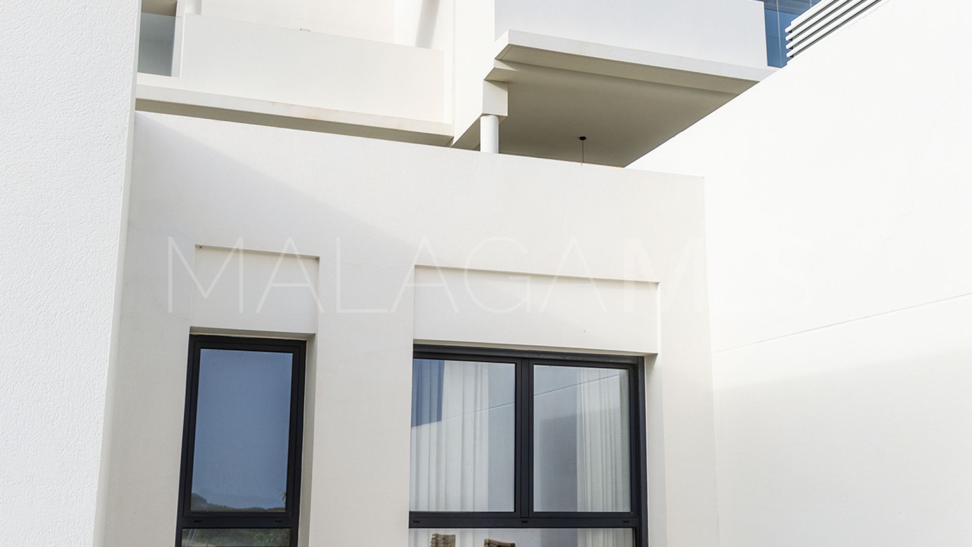 Villa jumelée for sale in Finca Cortesin