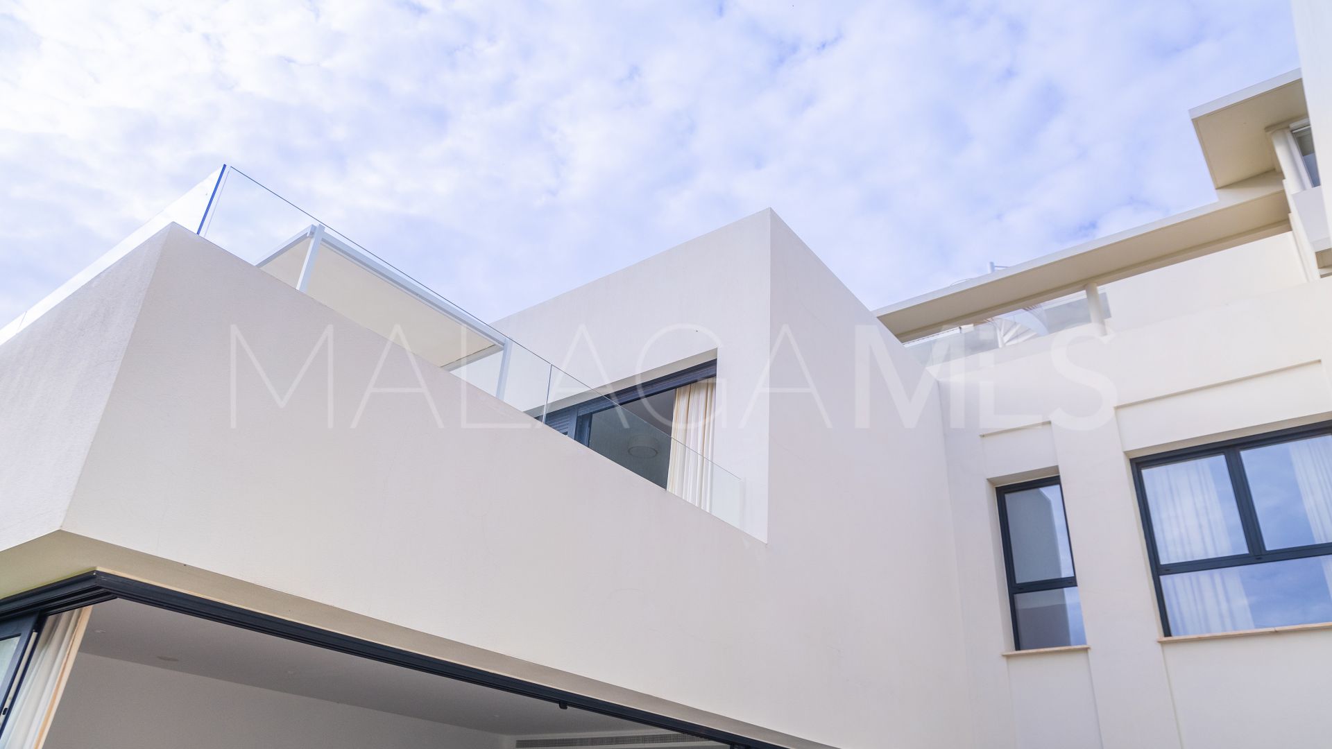 Villa jumelée for sale in Finca Cortesin