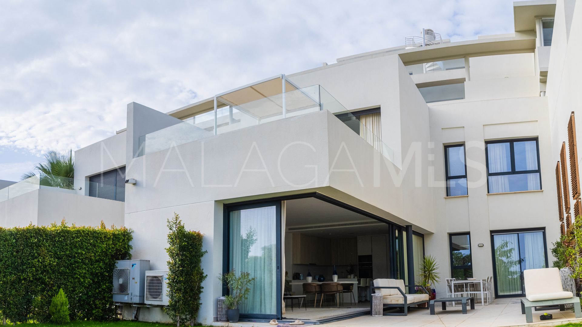 Villa jumelée for sale in Finca Cortesin