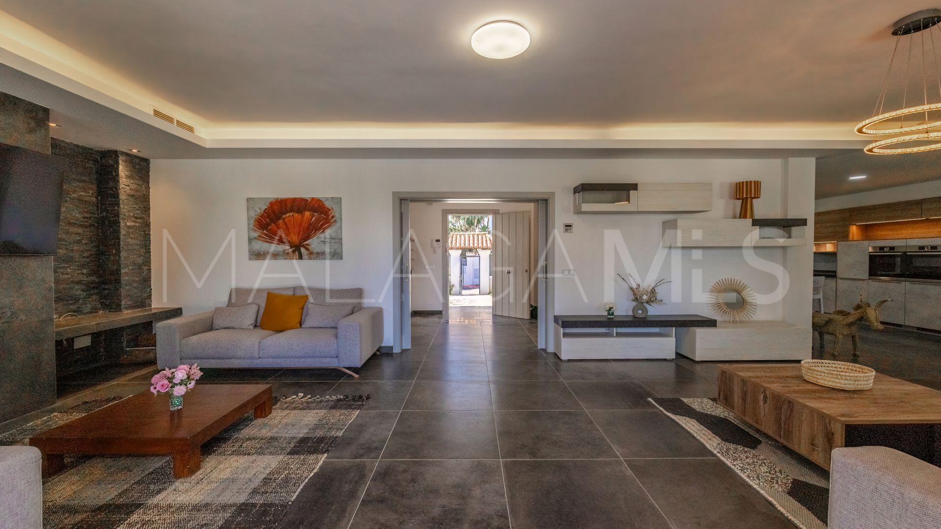 Villa with 6 bedrooms for sale in Nueva Andalucia