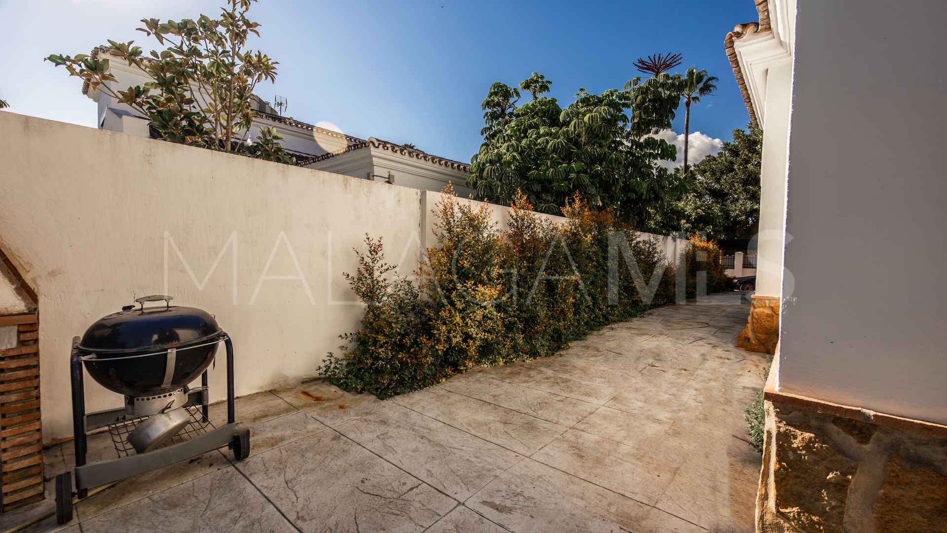 Villa with 6 bedrooms for sale in Nueva Andalucia