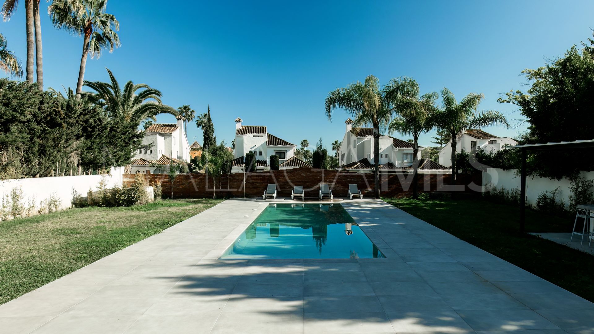 Villa with 6 bedrooms for sale in Nueva Andalucia