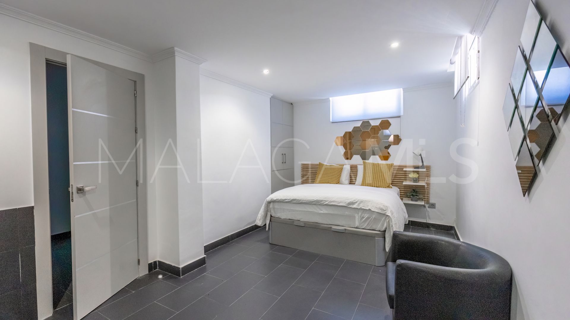 Villa with 6 bedrooms for sale in Nueva Andalucia
