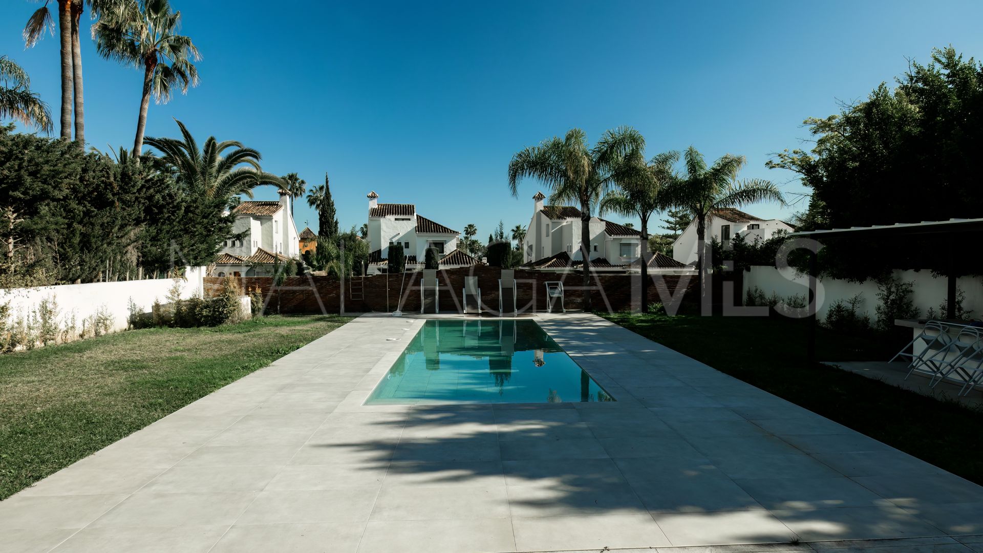Villa with 6 bedrooms for sale in Nueva Andalucia
