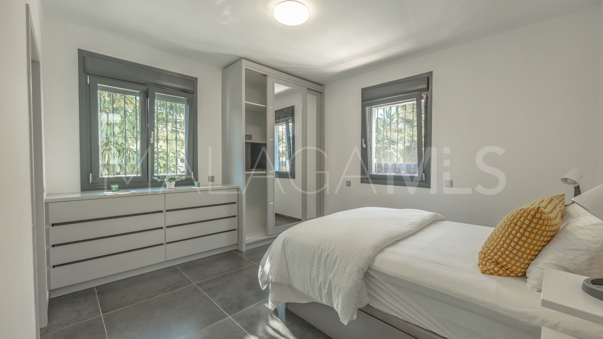 Villa with 6 bedrooms for sale in Nueva Andalucia