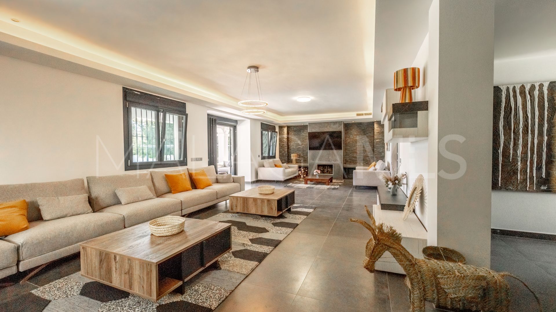 Villa with 6 bedrooms for sale in Nueva Andalucia