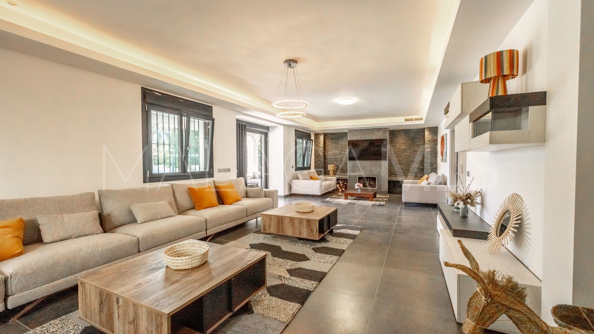 Villa with 6 bedrooms for sale in Nueva Andalucia