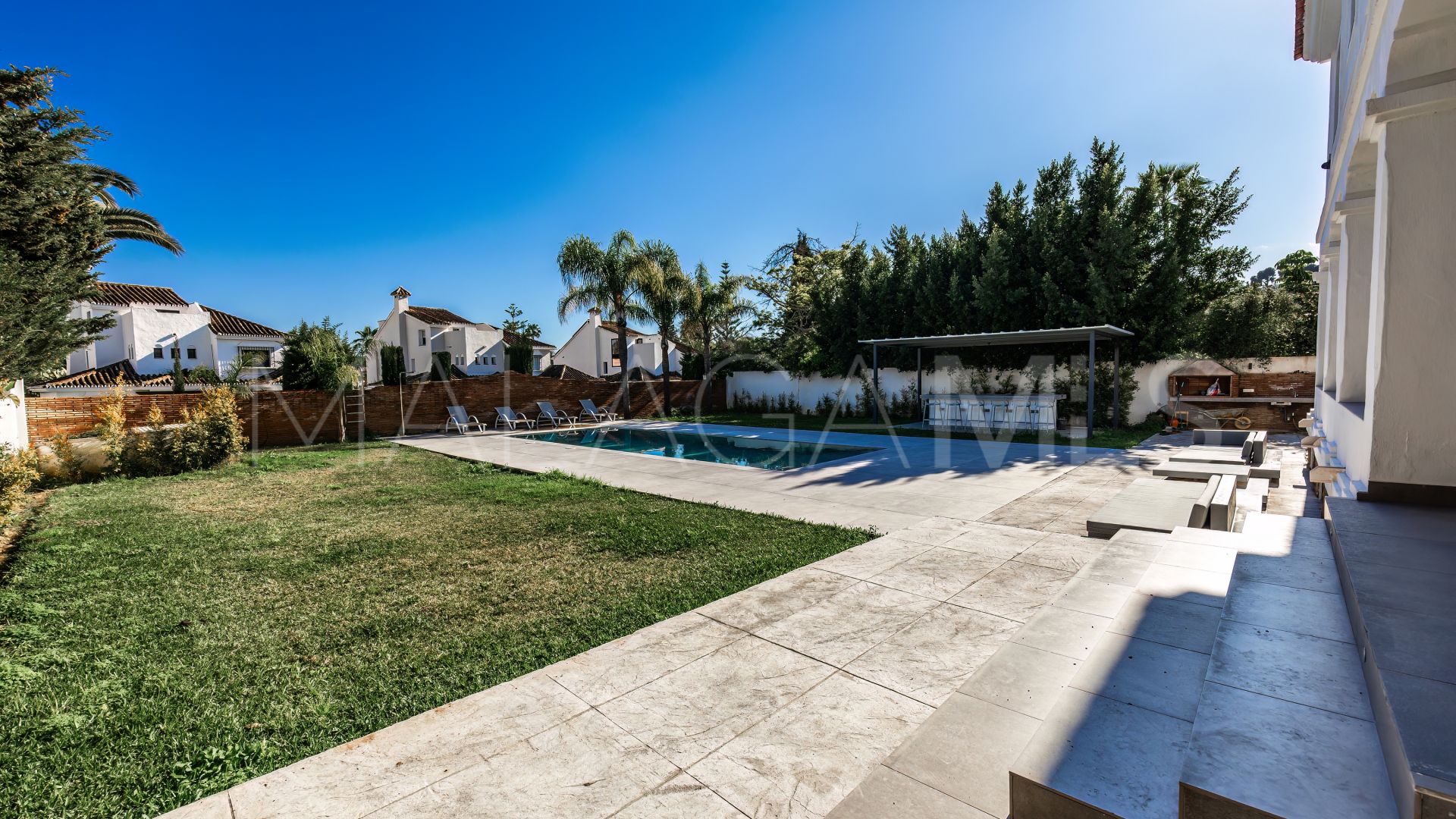 Villa with 6 bedrooms for sale in Nueva Andalucia