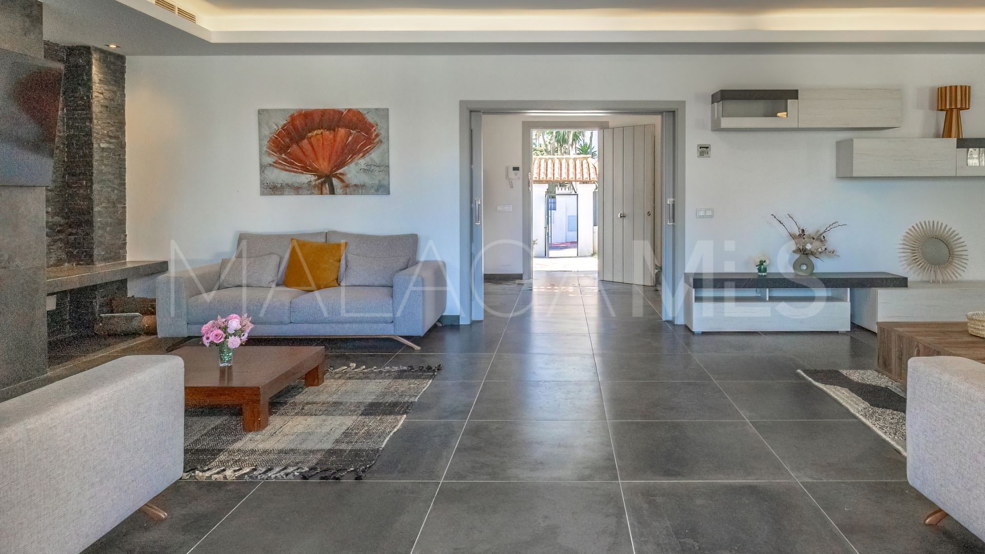Villa with 6 bedrooms for sale in Nueva Andalucia