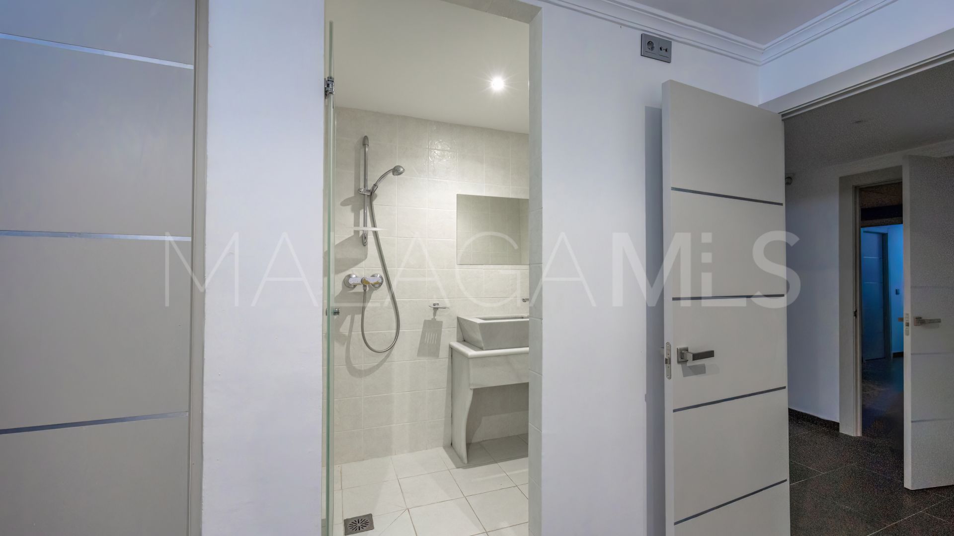 Villa with 6 bedrooms for sale in Nueva Andalucia