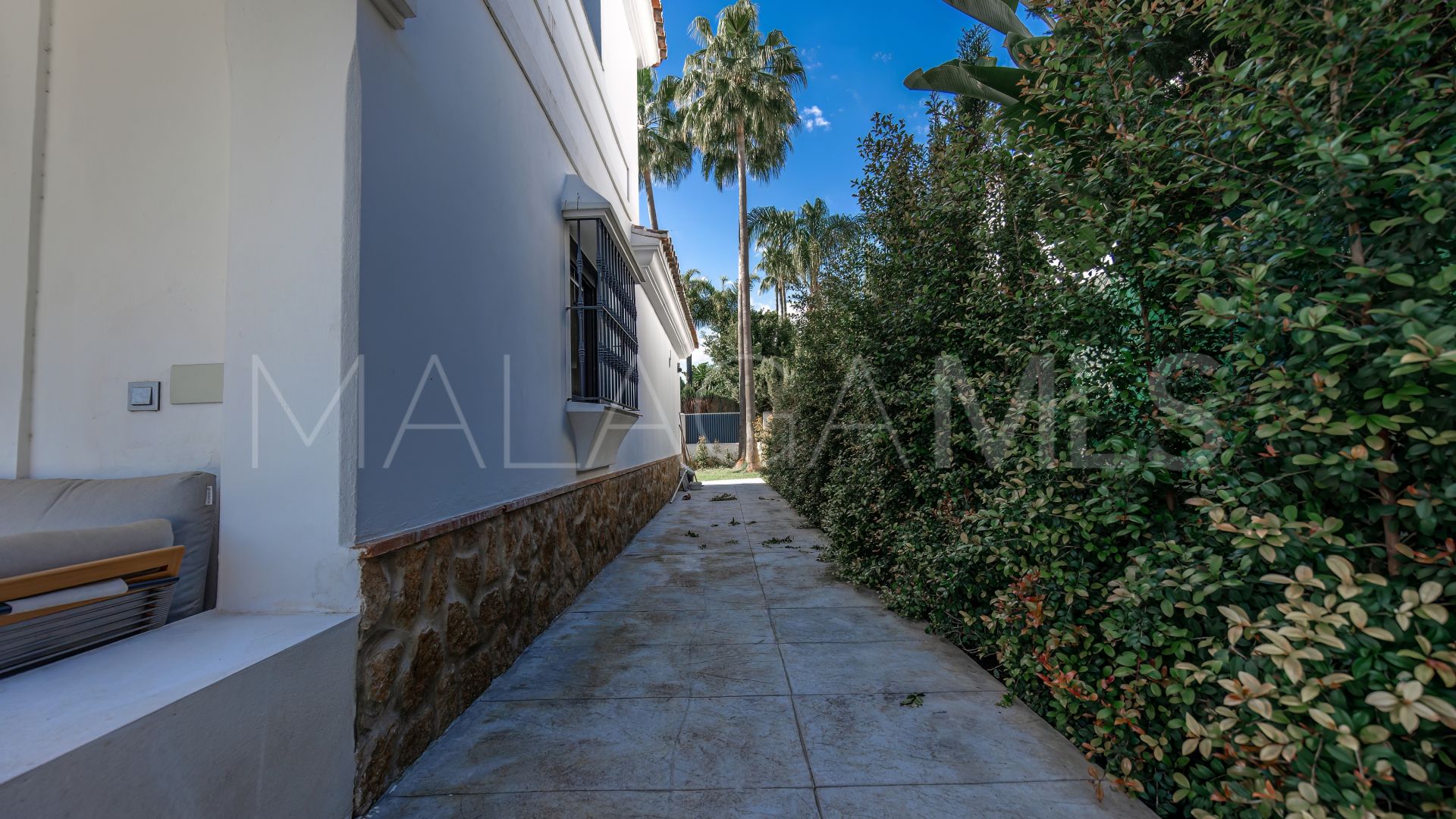 Villa with 6 bedrooms for sale in Nueva Andalucia