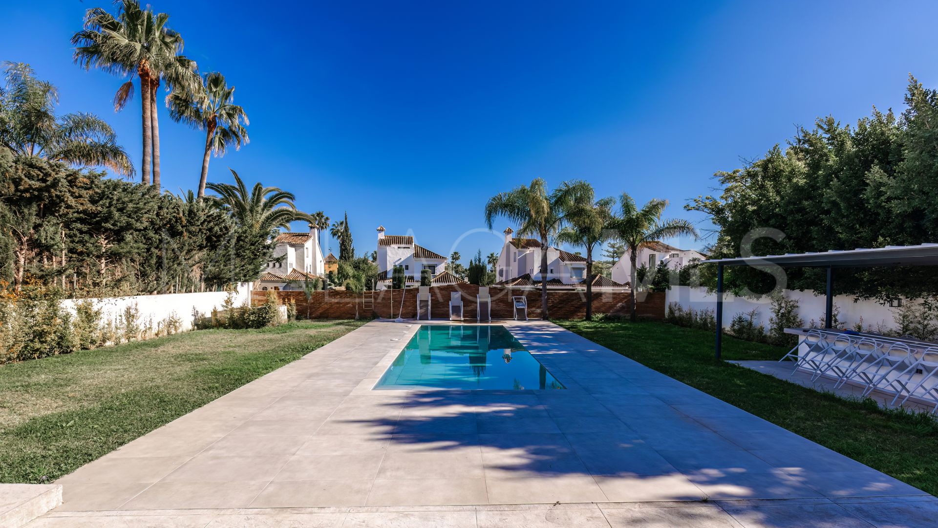 Villa with 6 bedrooms for sale in Nueva Andalucia
