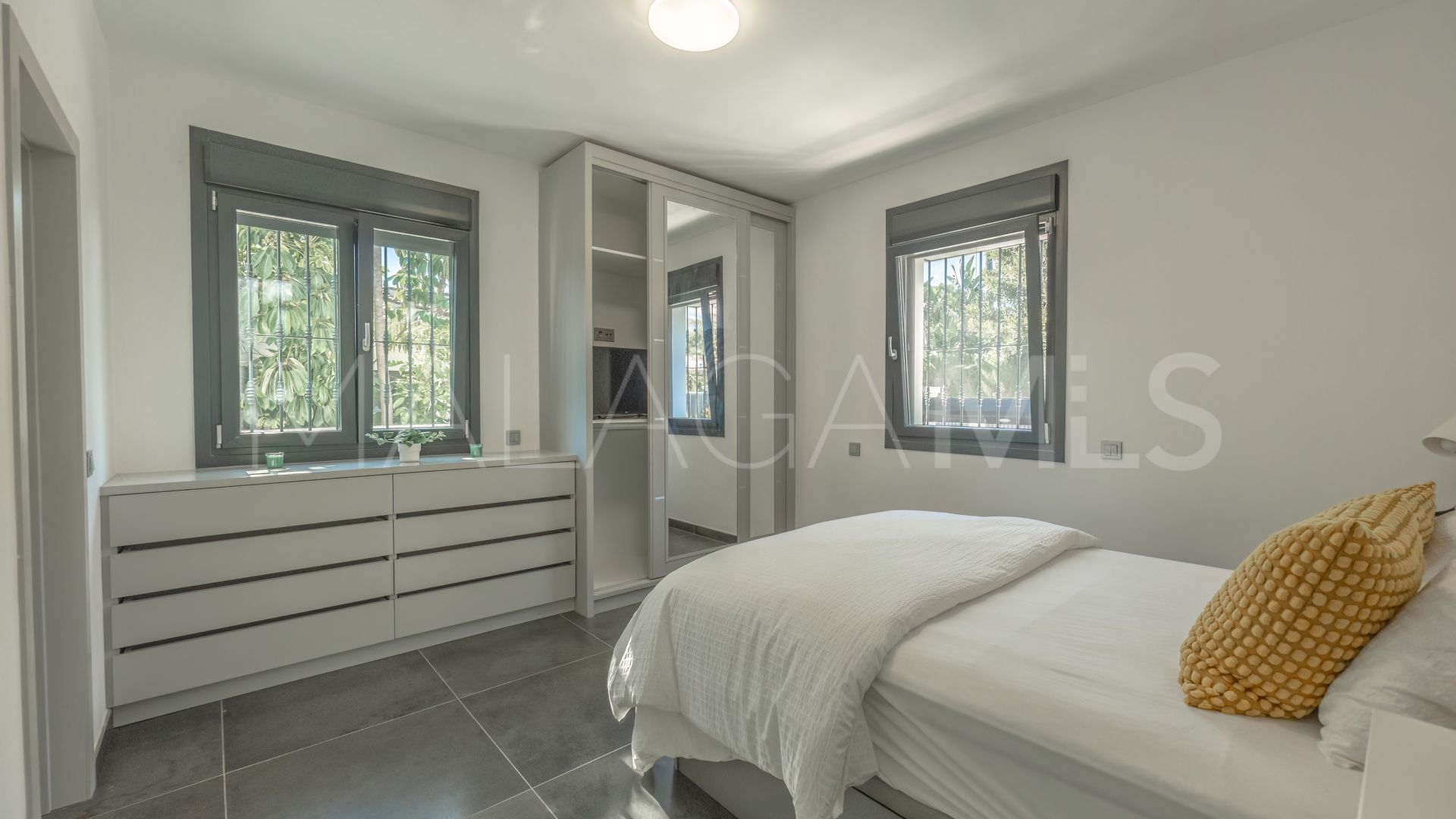 Villa with 6 bedrooms for sale in Nueva Andalucia