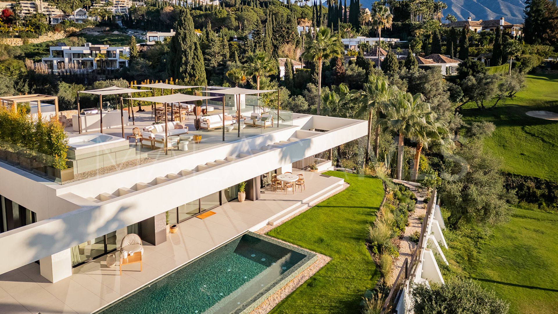 For sale 4 bedrooms villa in Nueva Andalucia