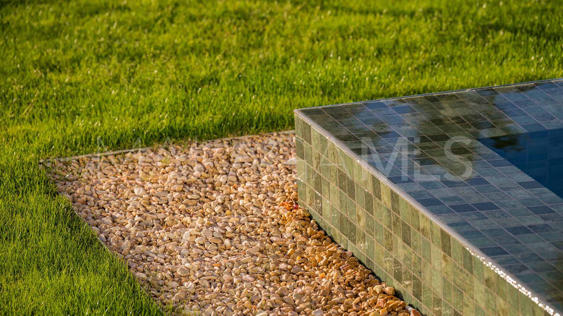 For sale 4 bedrooms villa in Nueva Andalucia