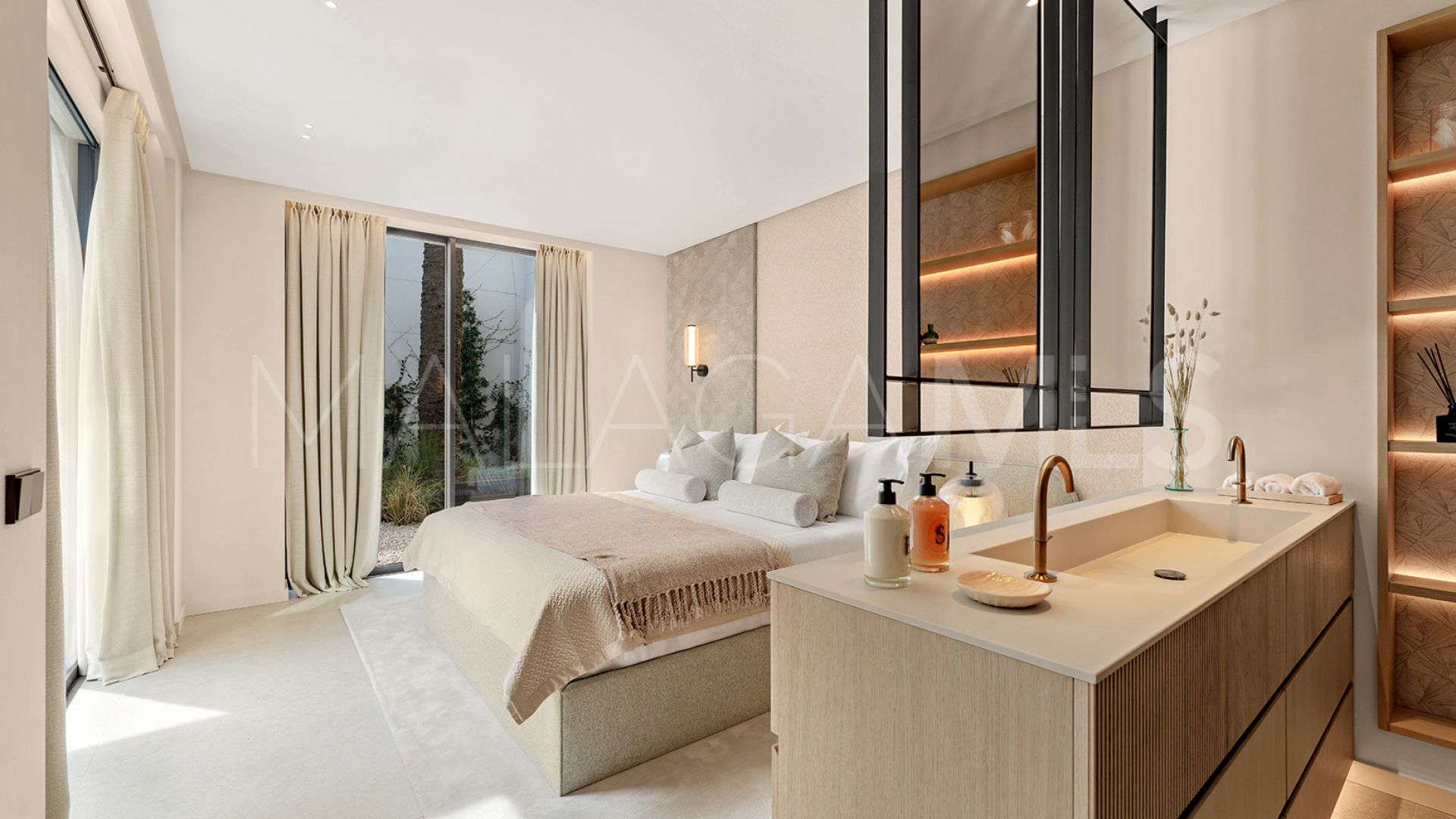 For sale 4 bedrooms villa in Nueva Andalucia