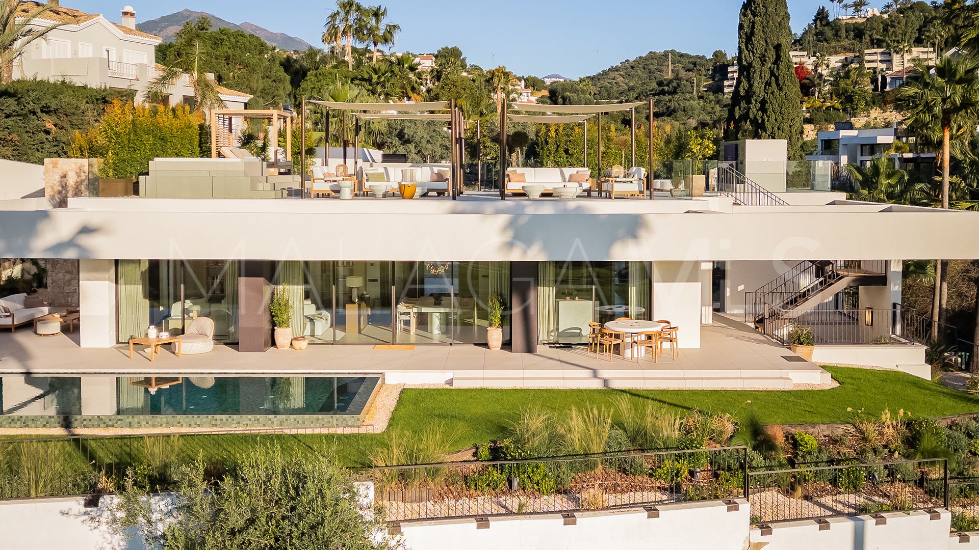 For sale 4 bedrooms villa in Nueva Andalucia