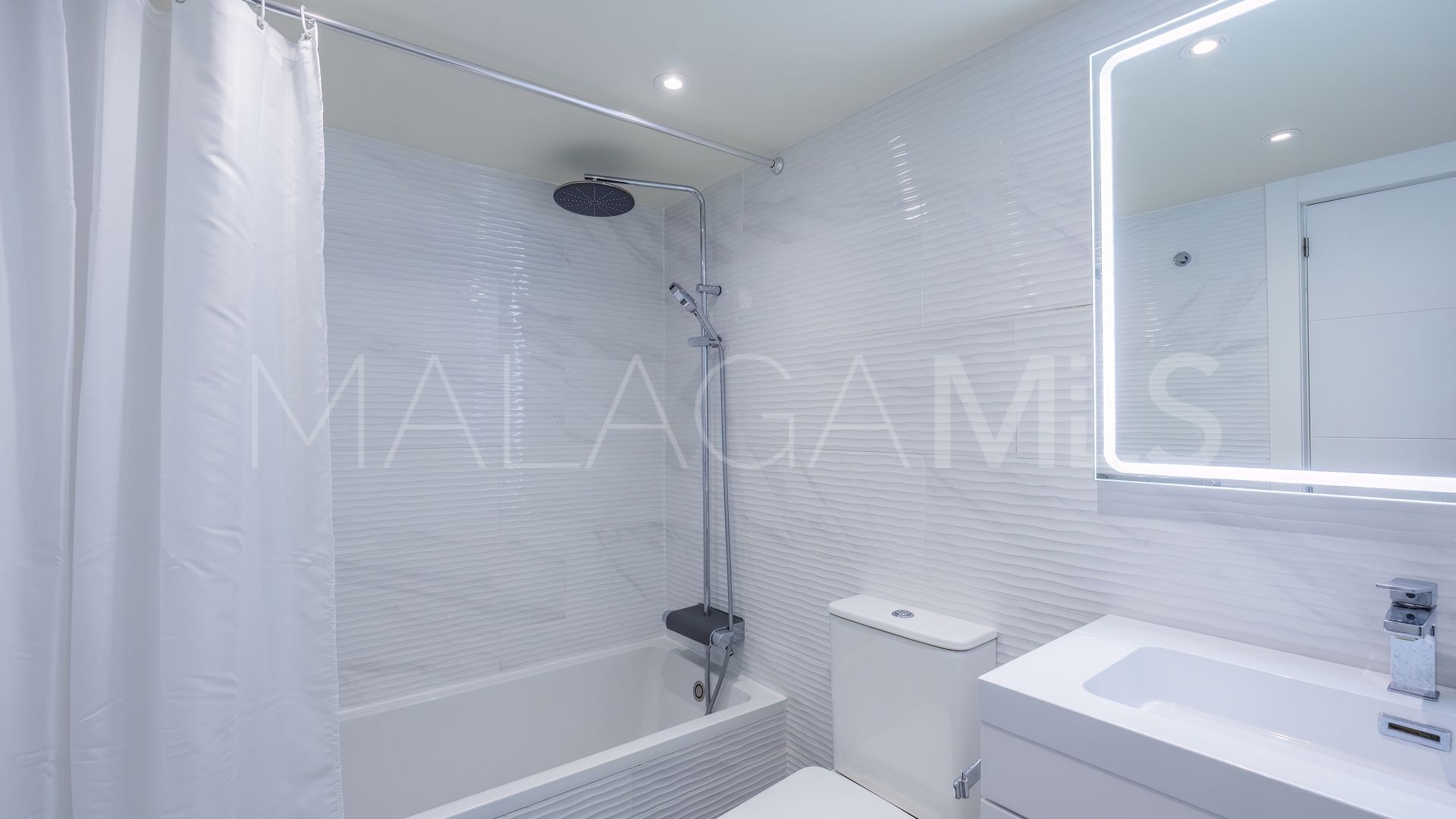 3 bedrooms ground floor apartment for sale in Las Lomas del Marbella Club