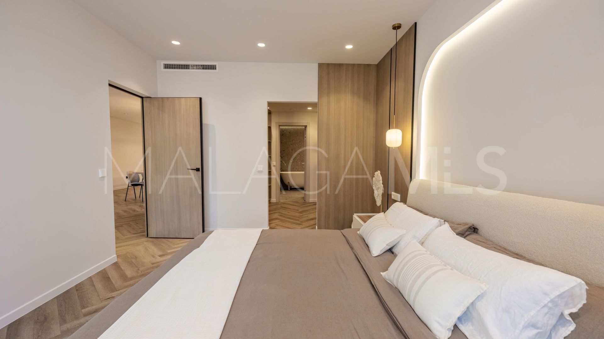 Markplanslägenhet for sale in Magna Marbella