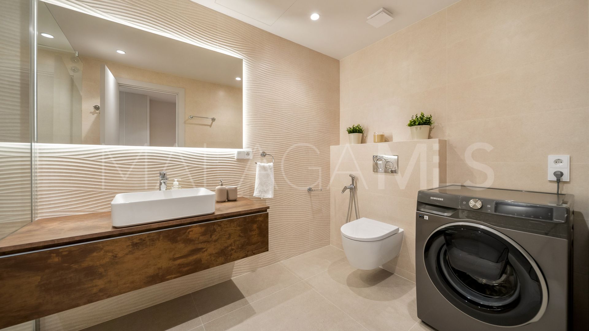 Se vende apartamento planta baja in Magna Marbella de 3 bedrooms