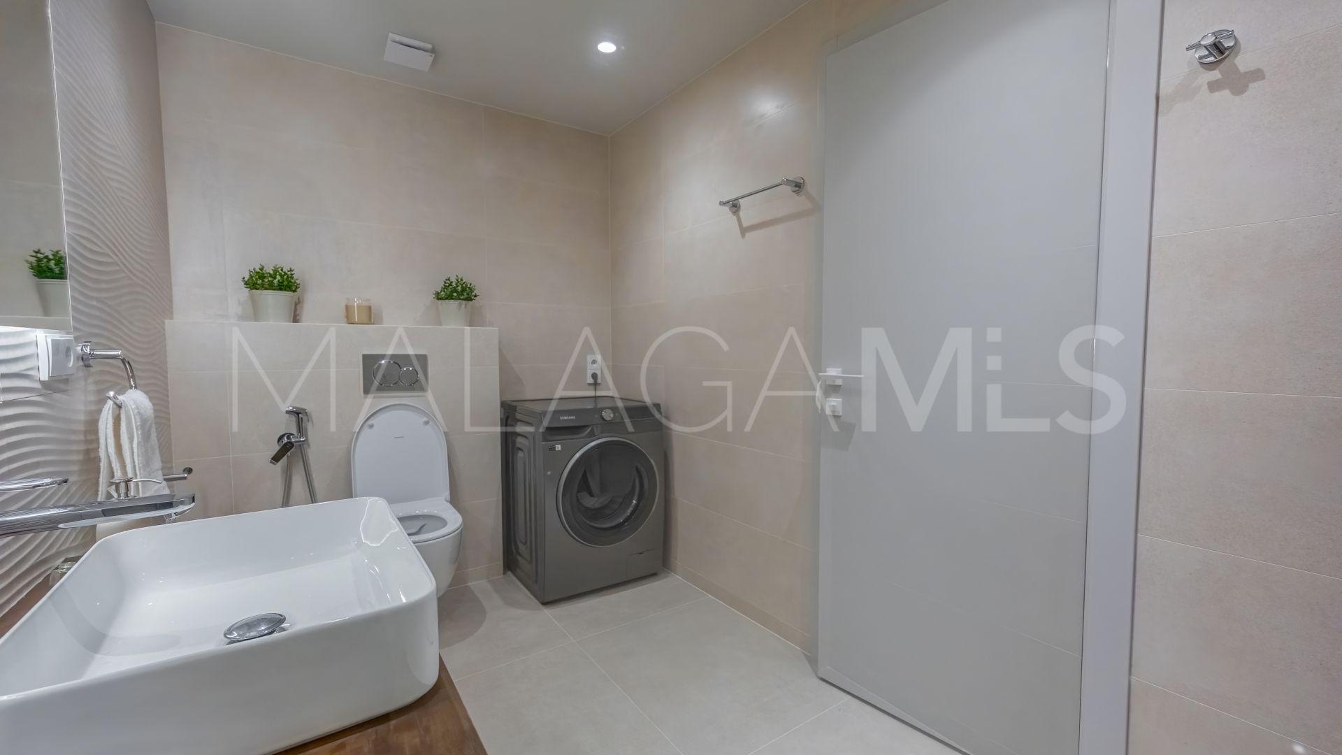 Markplanslägenhet for sale in Magna Marbella