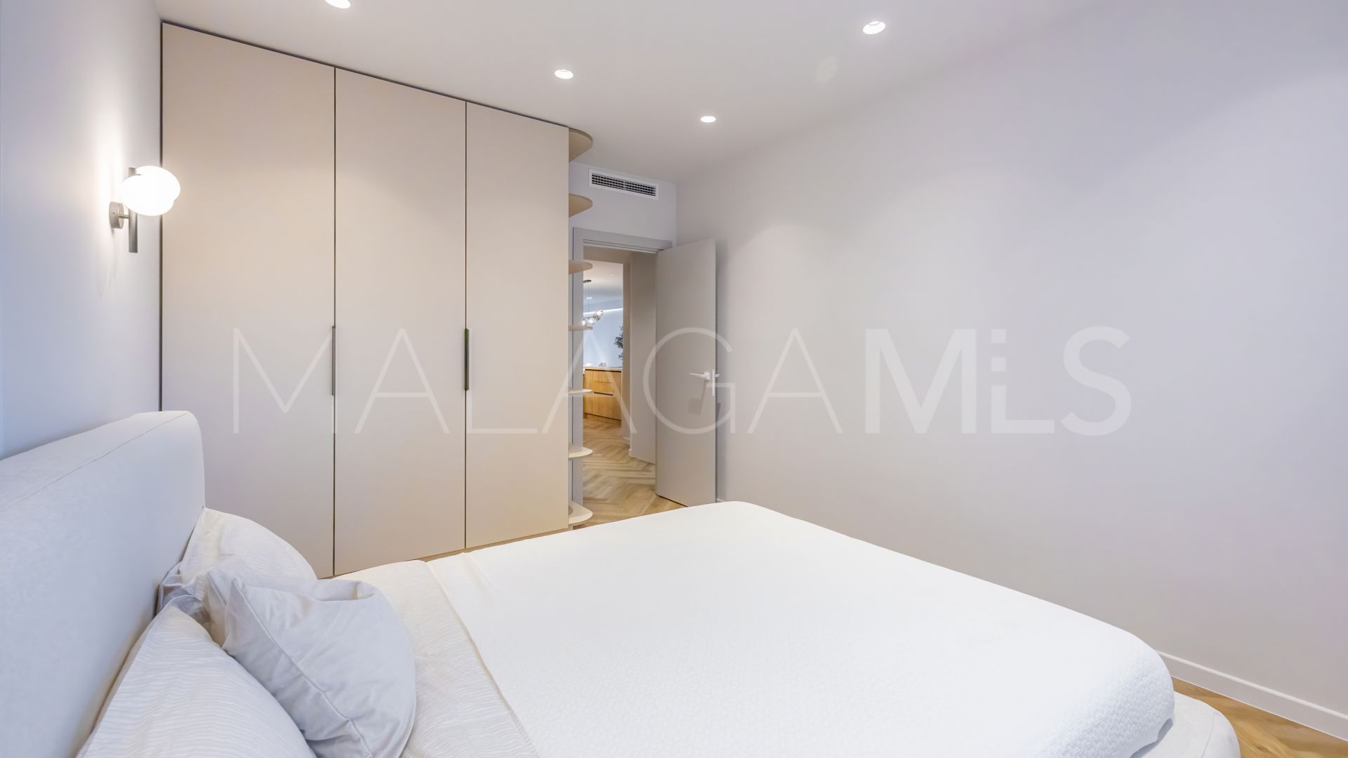 Markplanslägenhet for sale in Magna Marbella
