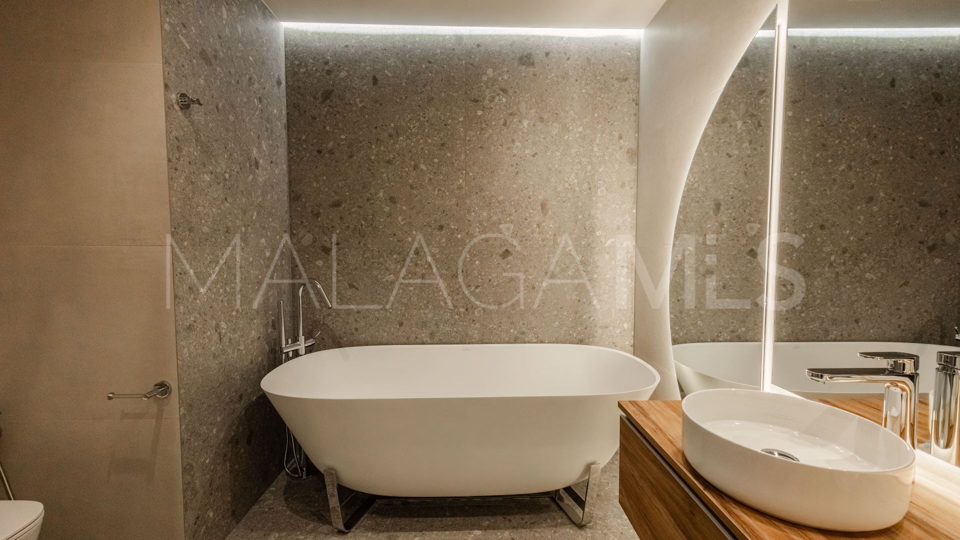 Markplanslägenhet for sale in Magna Marbella
