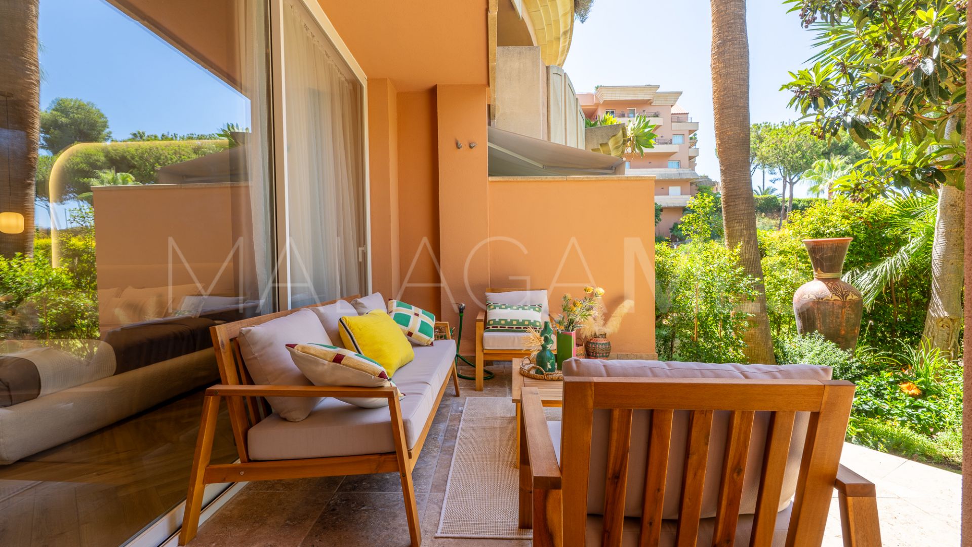 Markplanslägenhet for sale in Magna Marbella