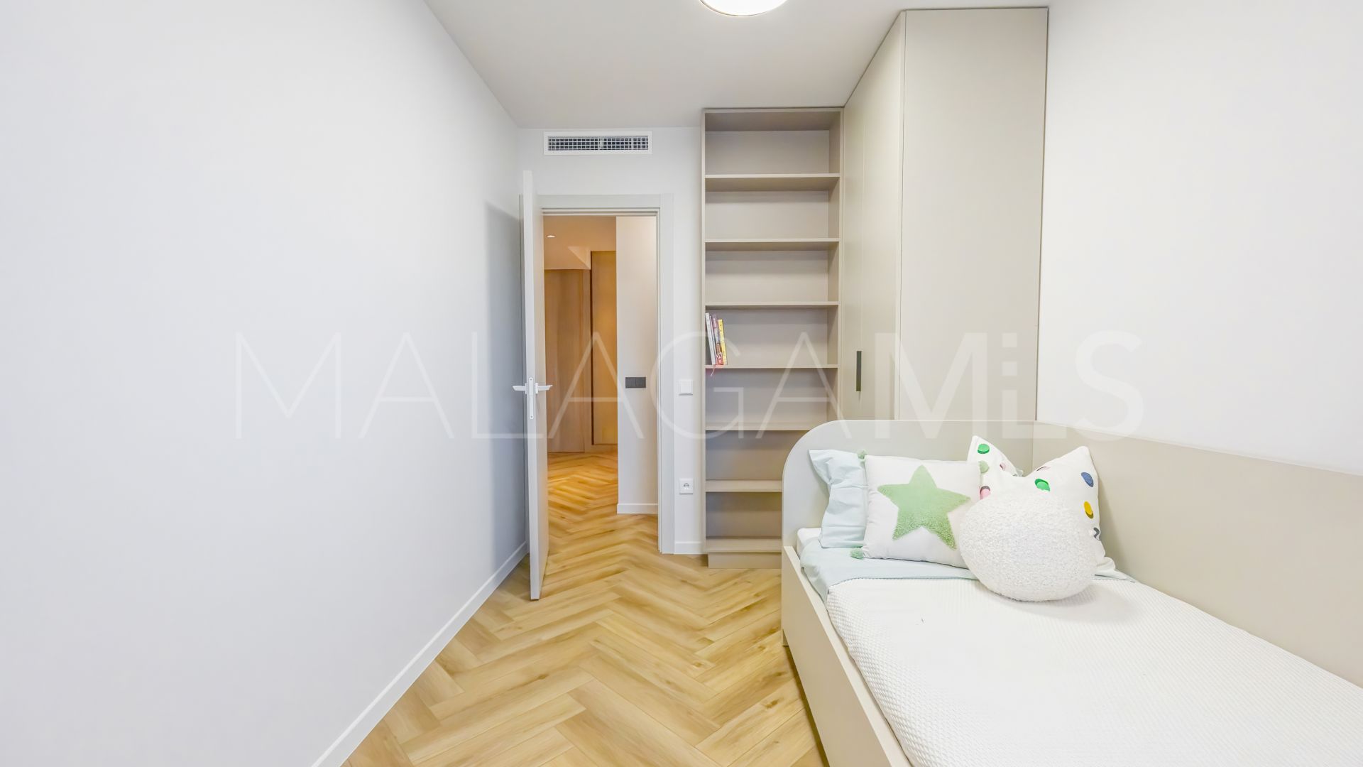 Markplanslägenhet for sale in Magna Marbella