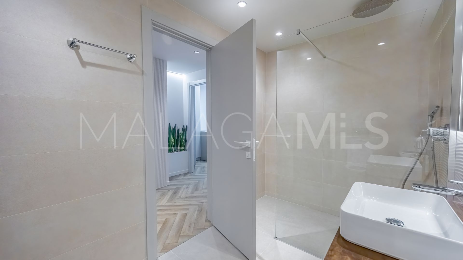 Markplanslägenhet for sale in Magna Marbella