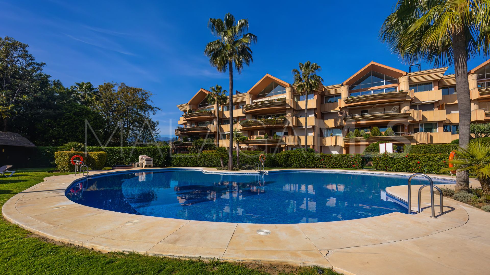 Markplanslägenhet for sale in Magna Marbella