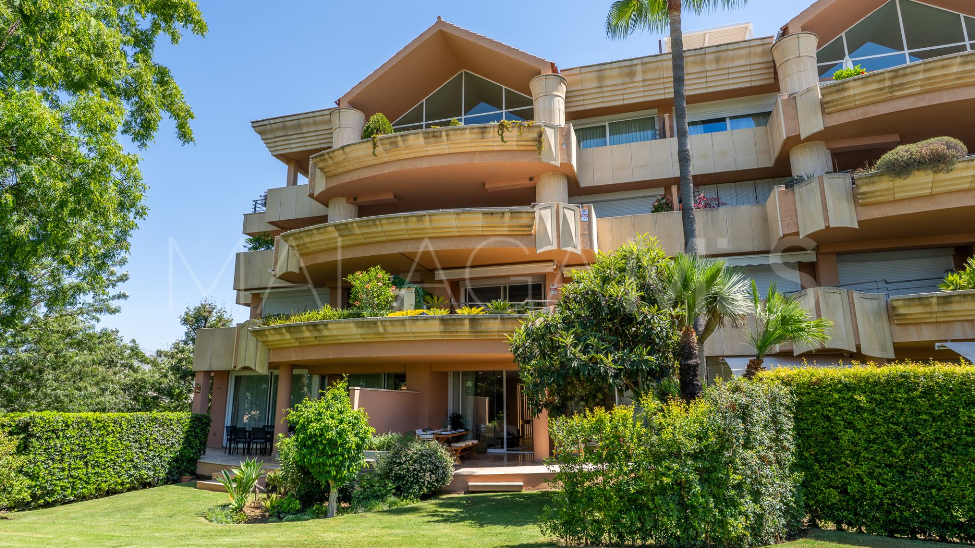 Markplanslägenhet for sale in Magna Marbella