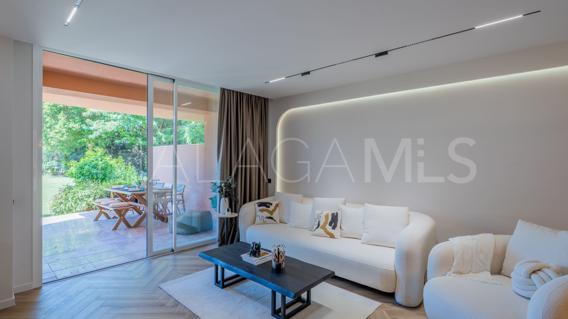 Markplanslägenhet for sale in Magna Marbella