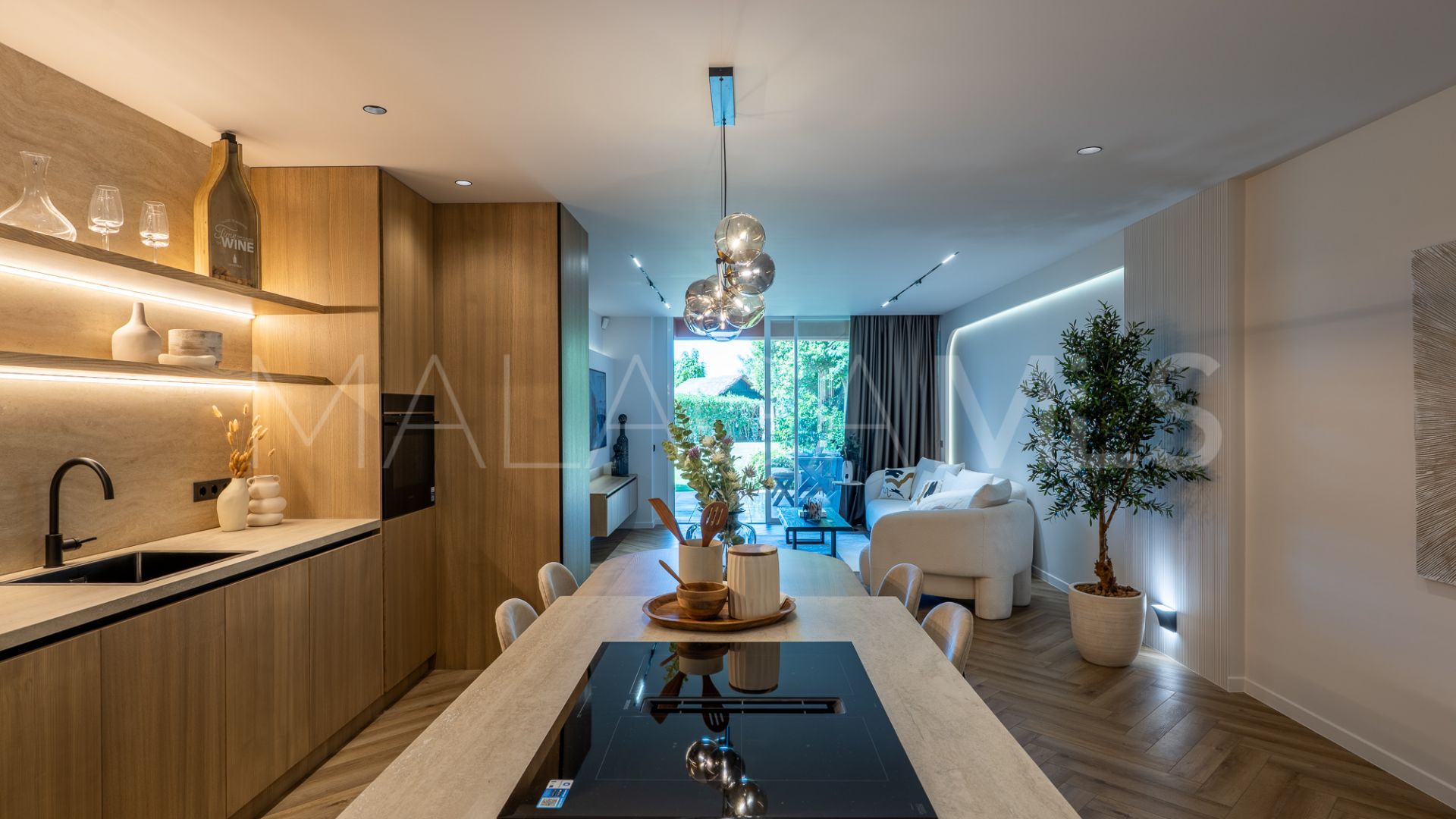Markplanslägenhet for sale in Magna Marbella