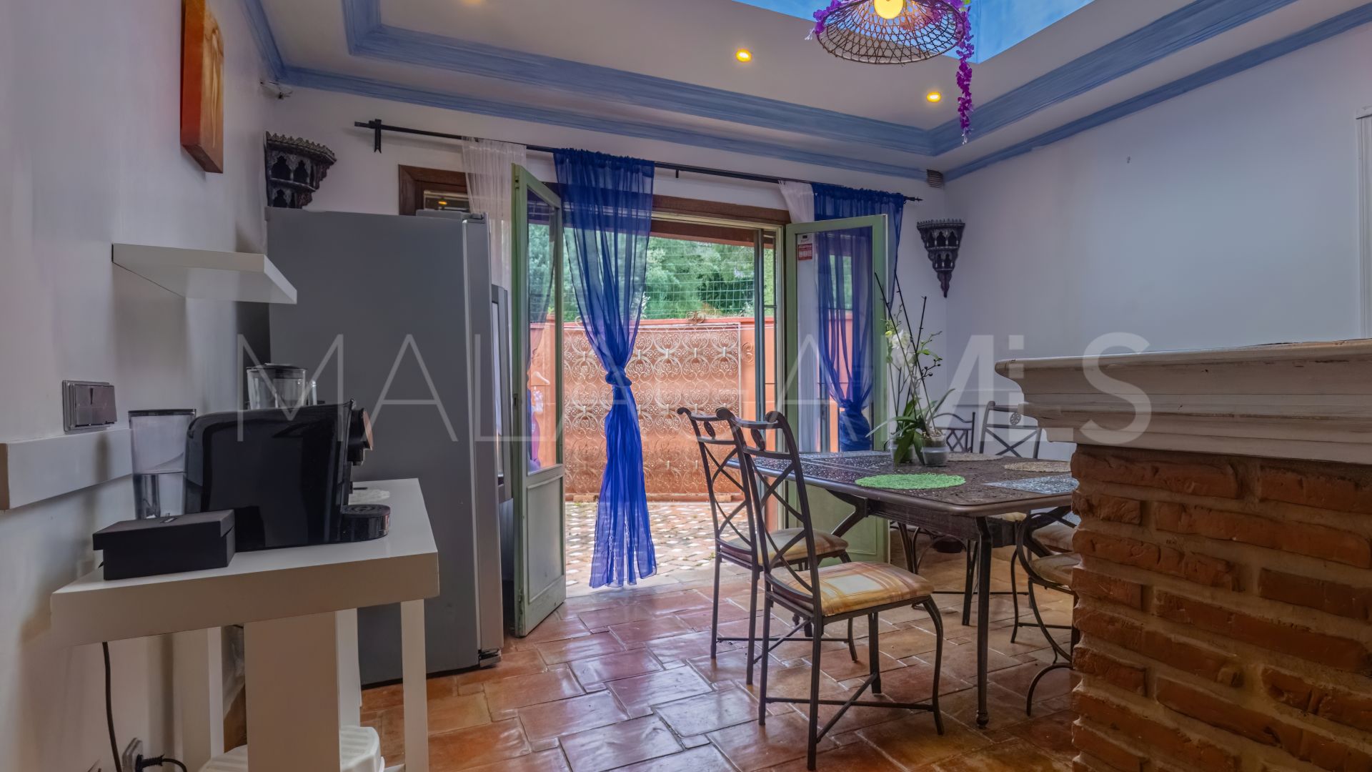 5 bedrooms Nueva Andalucia villa for sale