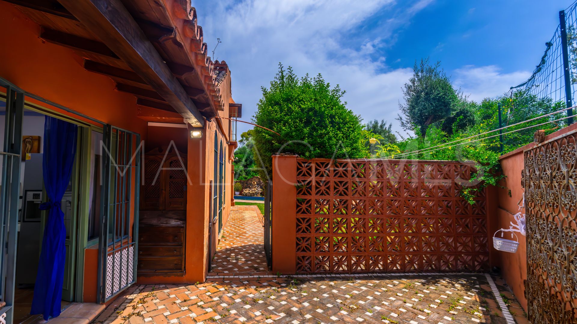 5 bedrooms Nueva Andalucia villa for sale