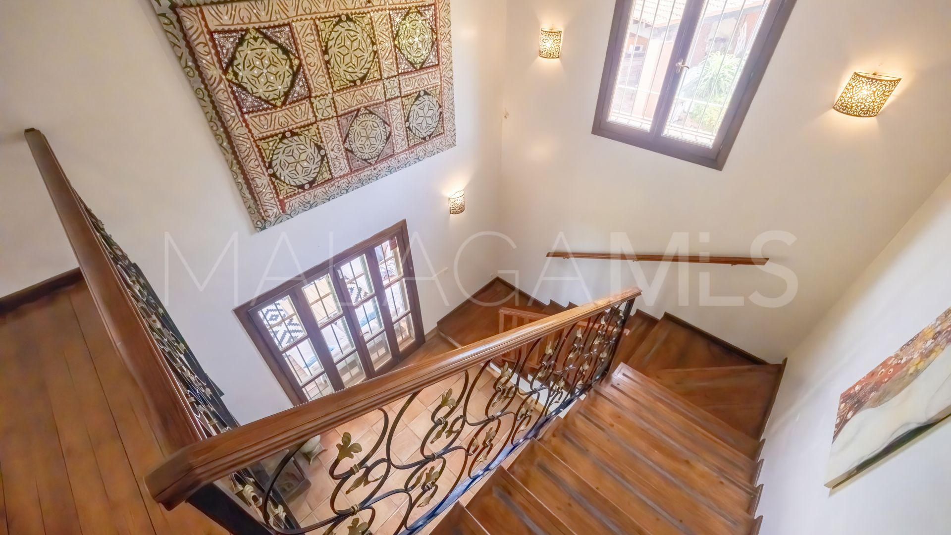 5 bedrooms Nueva Andalucia villa for sale