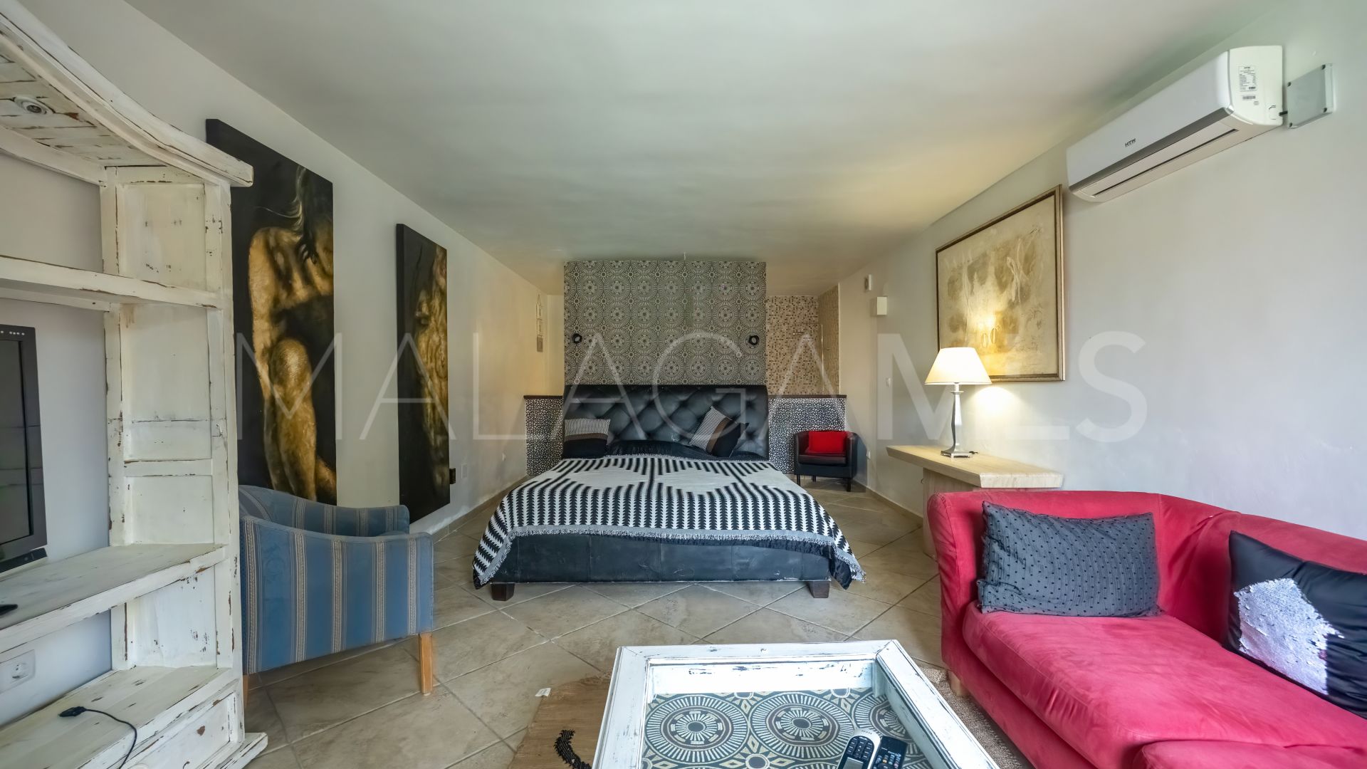 5 bedrooms Nueva Andalucia villa for sale
