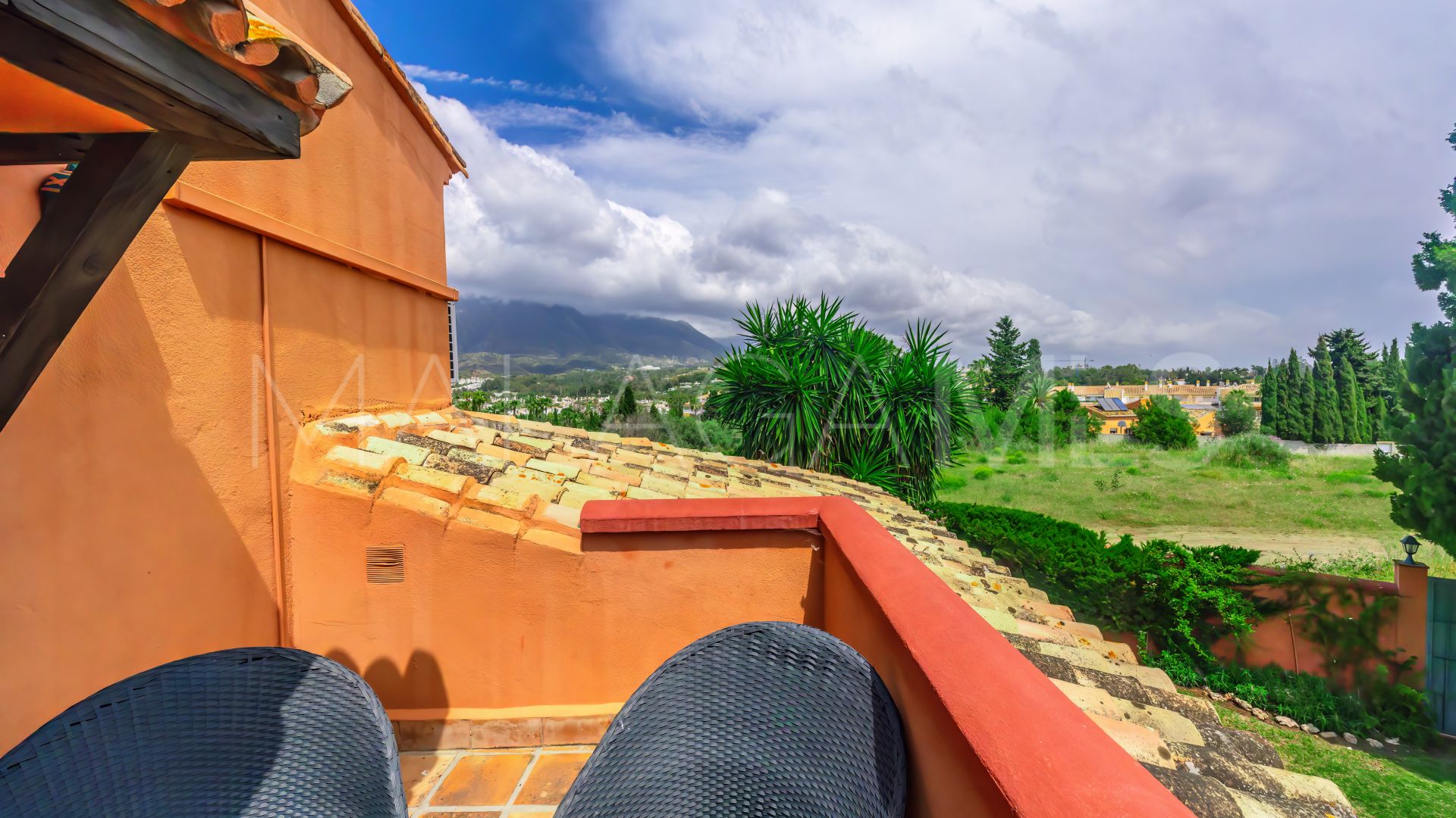 5 bedrooms Nueva Andalucia villa for sale