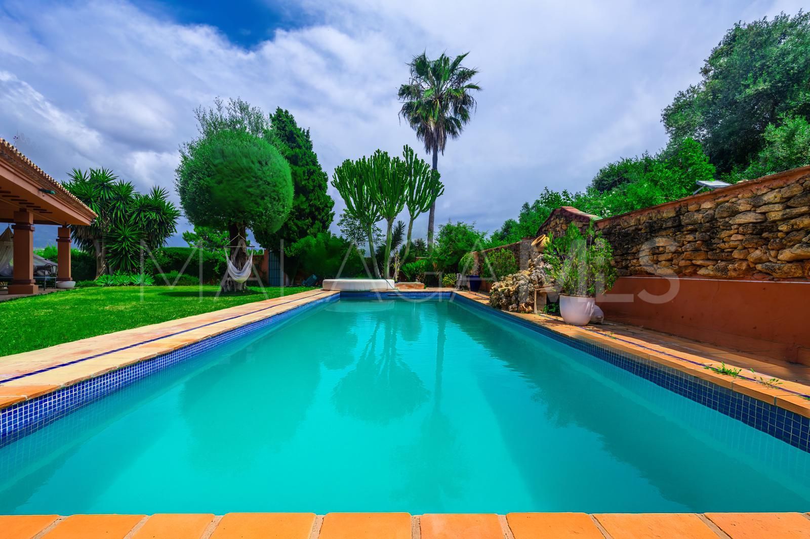 5 bedrooms Nueva Andalucia villa for sale