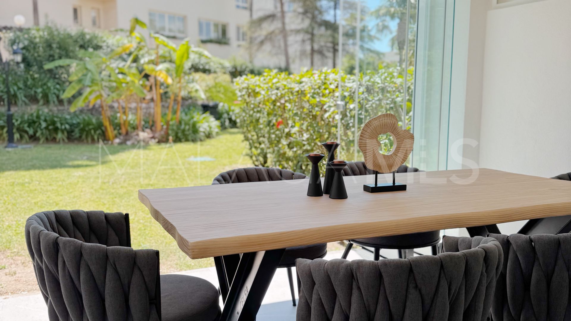 Tvåvåningslägenhet for sale in Aloha Gardens