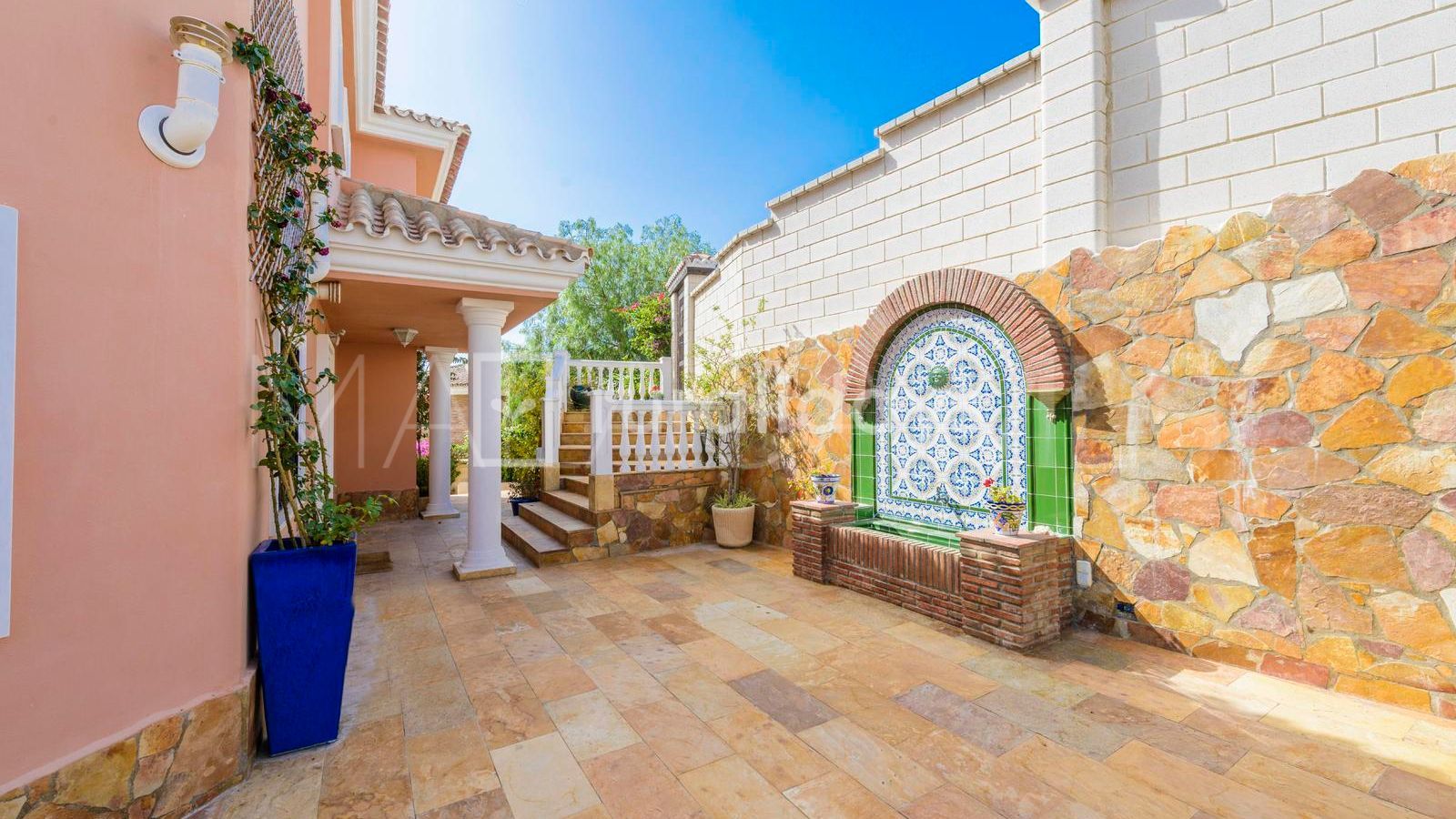 Villa for sale in Benalmadena Costa