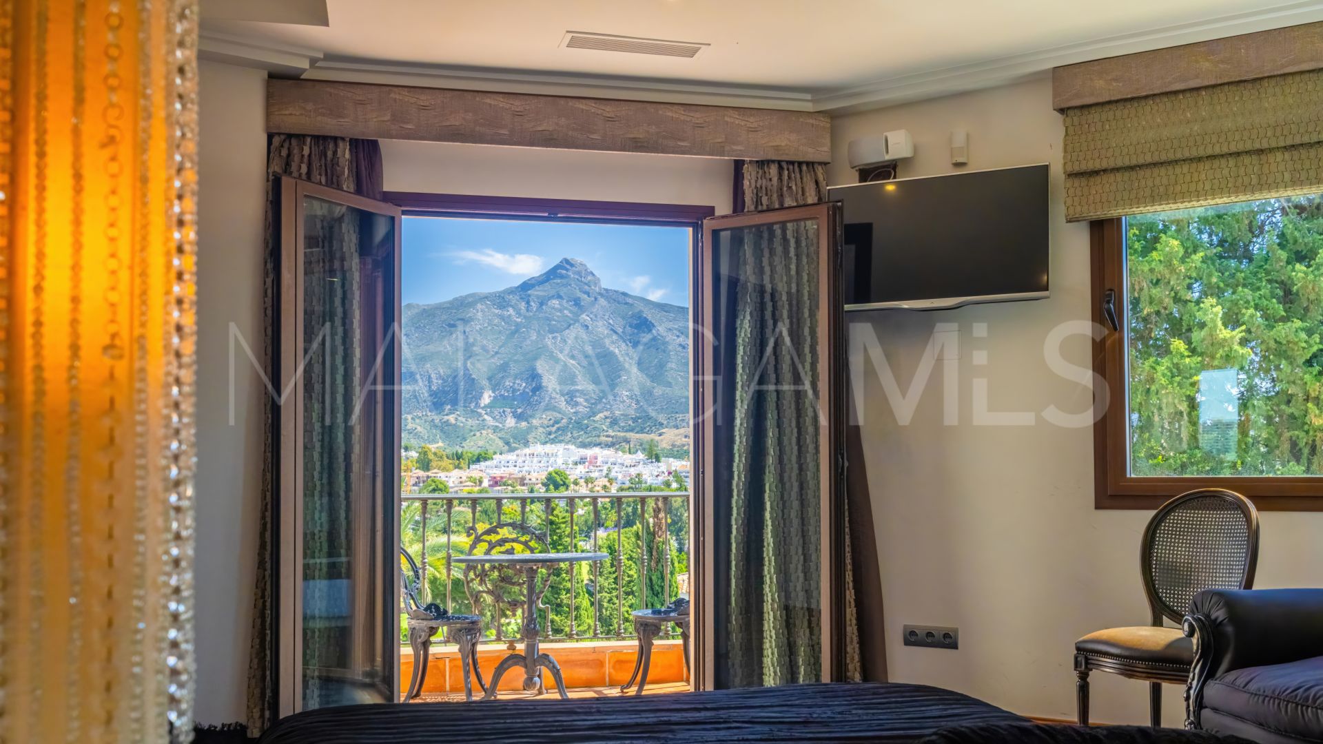 Buy Las Brisas villa